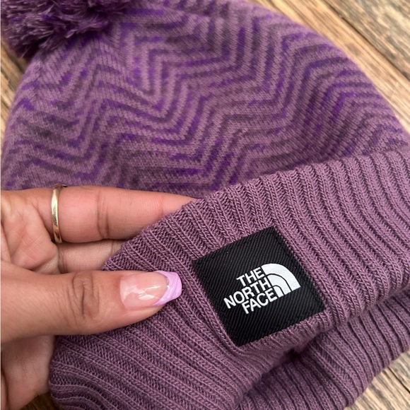 The North Face Logo Chevron Pom Beanie | North Face Beanie | Winter Accessories - Picture 5 of 9